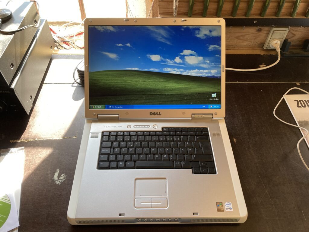 Dell Inspiron 9400 Retro Windows XP GAMING Laptop med Windows XP Pro SOLGT! ♫ Vintage HiFi