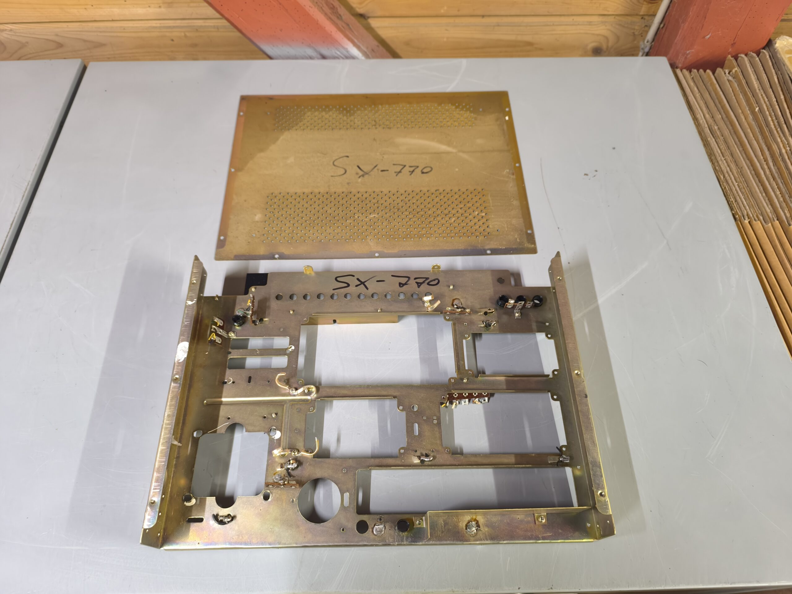 Original Pioneer SX-770 -  Chassis parts + Bottom plate