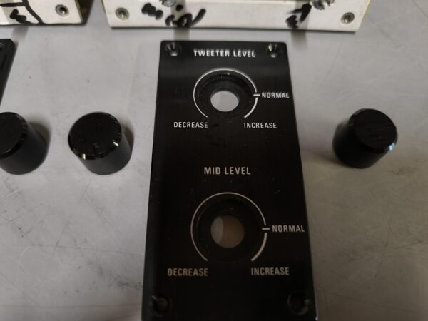 Original Sony SS-G5 -  Potentiometers with cover plates & knobs - Sold as a pair - Image 5