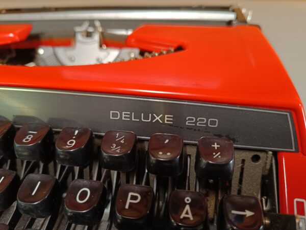 Brother DELUXE 220 - Vintage skrivemaskine i rød - Samleobjekt - Image 6