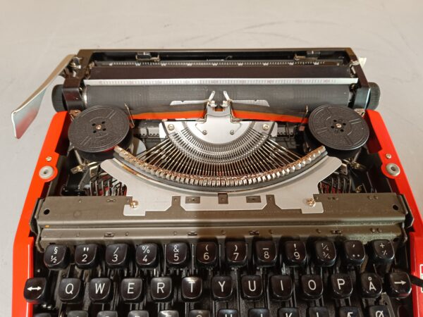 Brother DELUXE 220 - Vintage skrivemaskine i rød - Samleobjekt - Image 7
