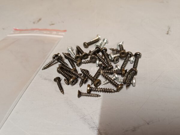 Complete set of original screws - From Dali 107 vintage speakers - Image 2