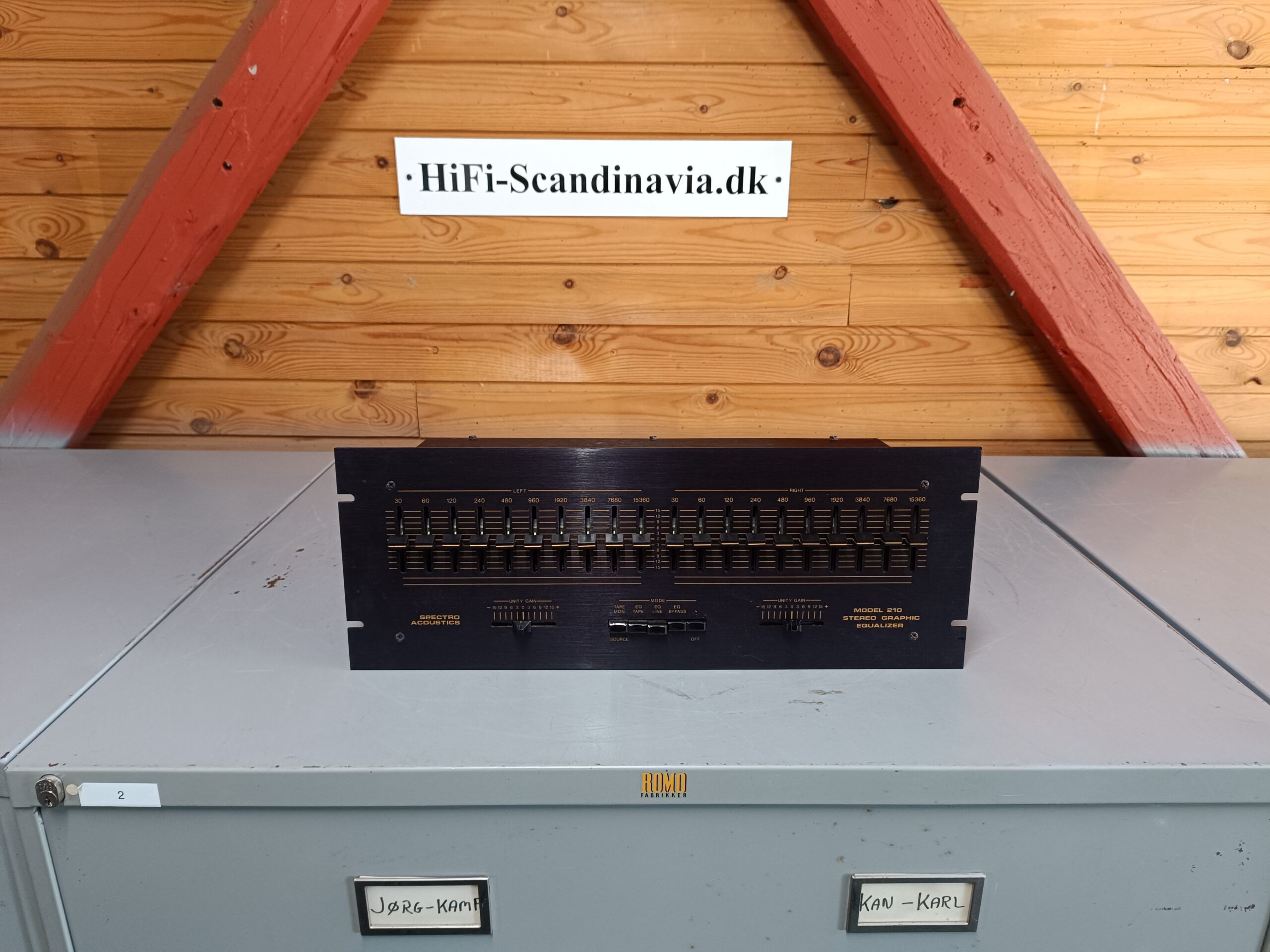 Spectro Acoustics - Model 210 Stereo Graphic Equalizer - NYSERVICERET!  			