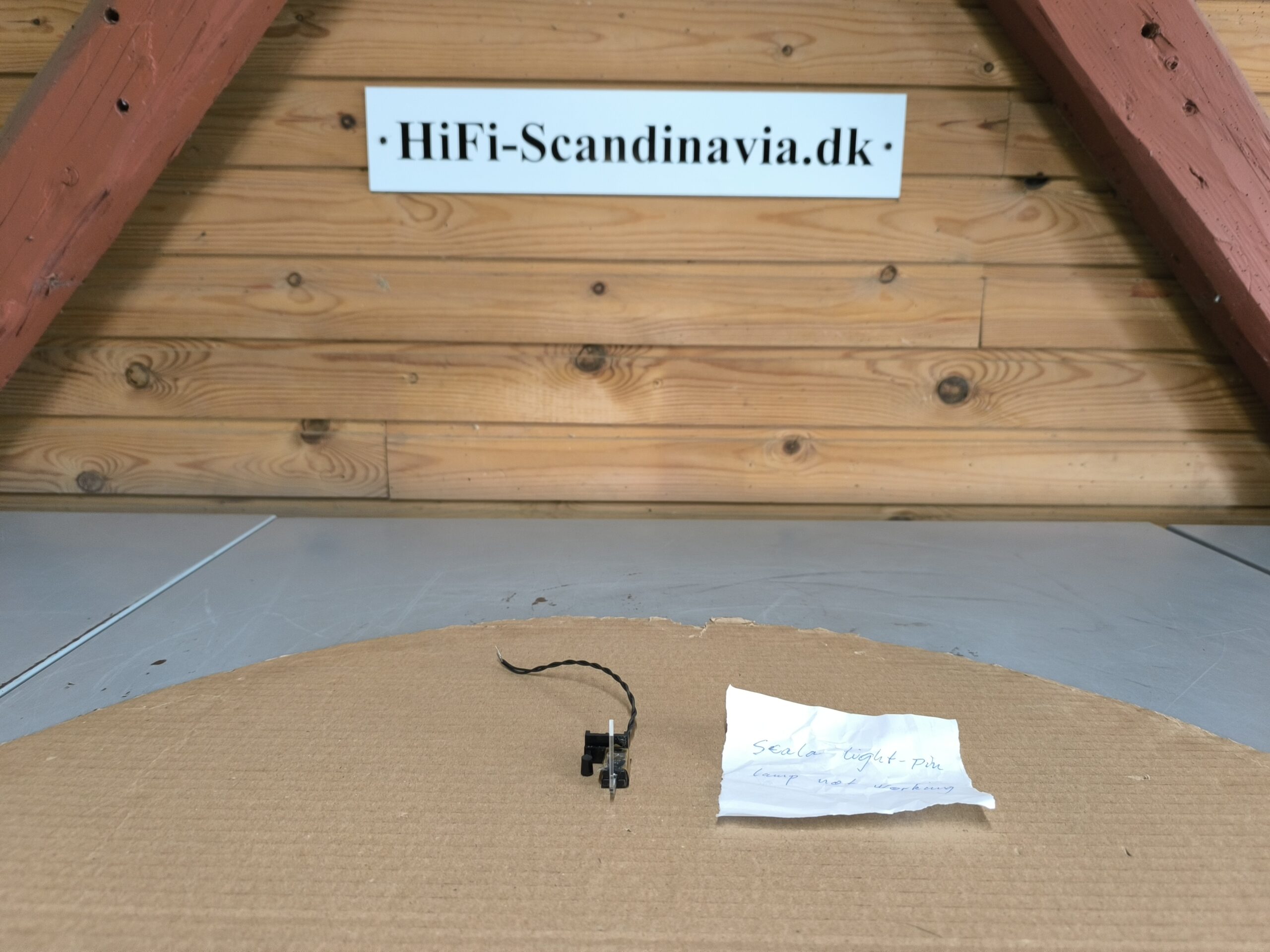 Original Marantz 2230 - Scale Light Pin (lamp not working)  			