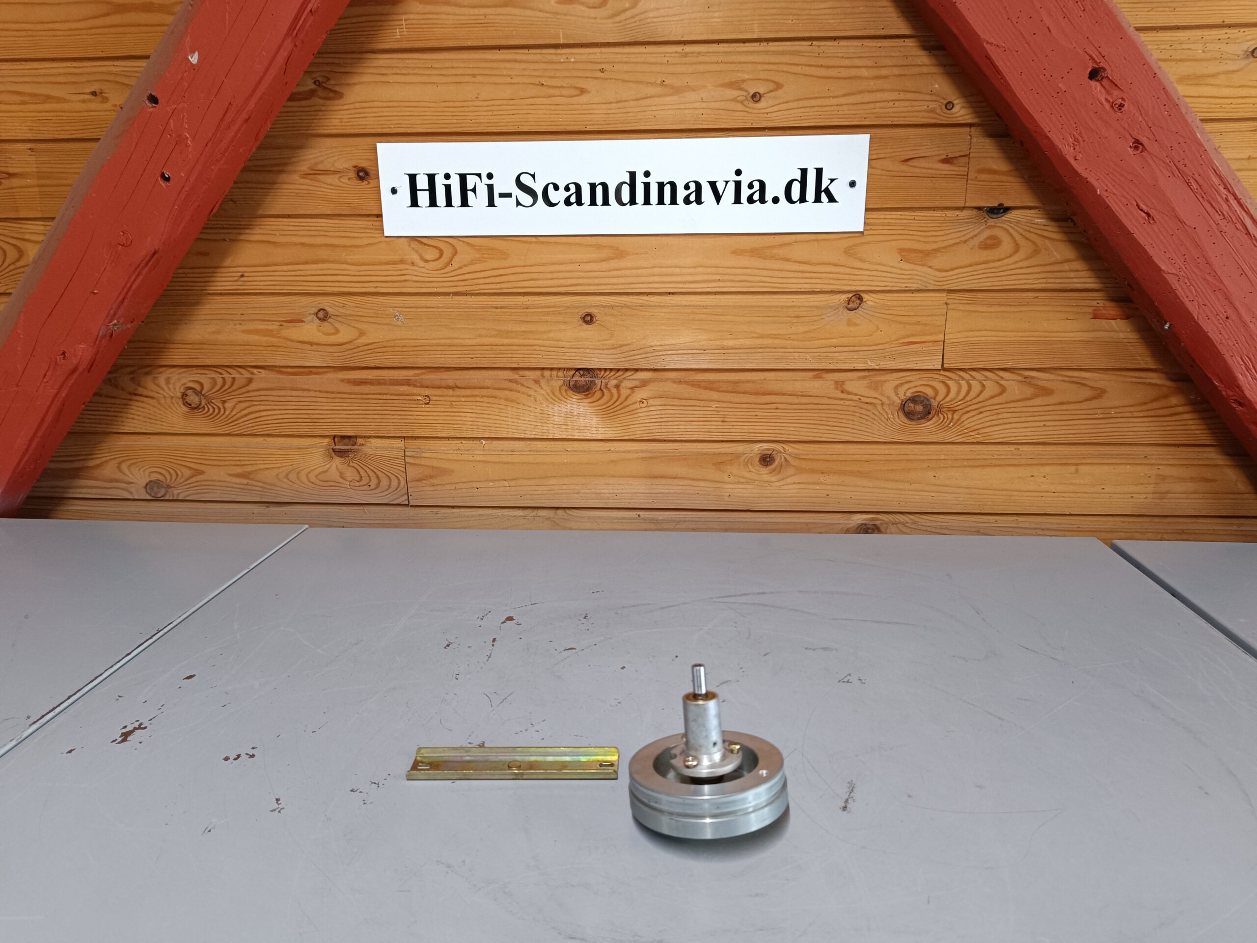 Original Akai GX-260D - Capstan Pulley Complete  			