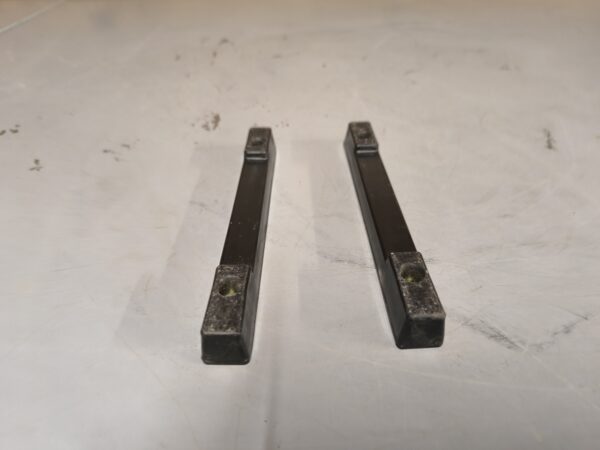 Original Akai GX-260D - A pair of bottom rubber feet - Billede 2