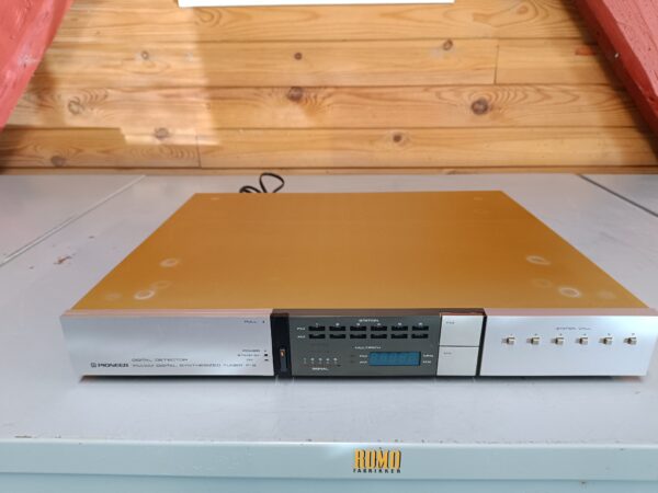 Pioneer F-9 - Topmodel vintage tuner - Image 2