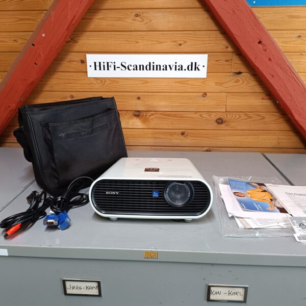 Sony VPL-EX5 Projector  - XGA Conference Room Projector - Velholdt og velfungerende