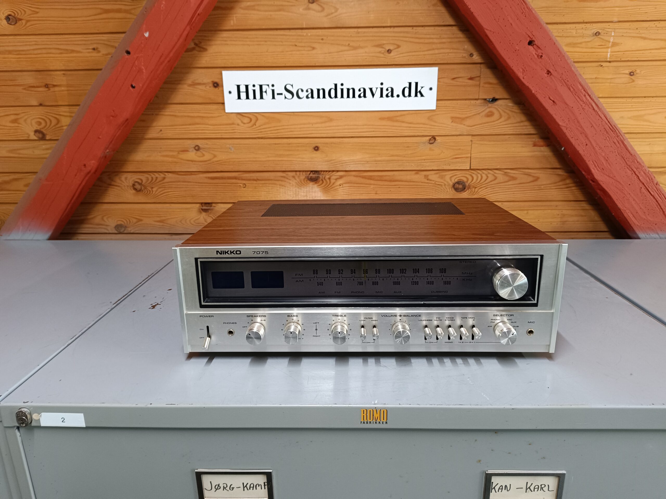 Nikko 7075 - Meget flot & velspillende vintage receiver - NYSERVICERET! - Billede 2