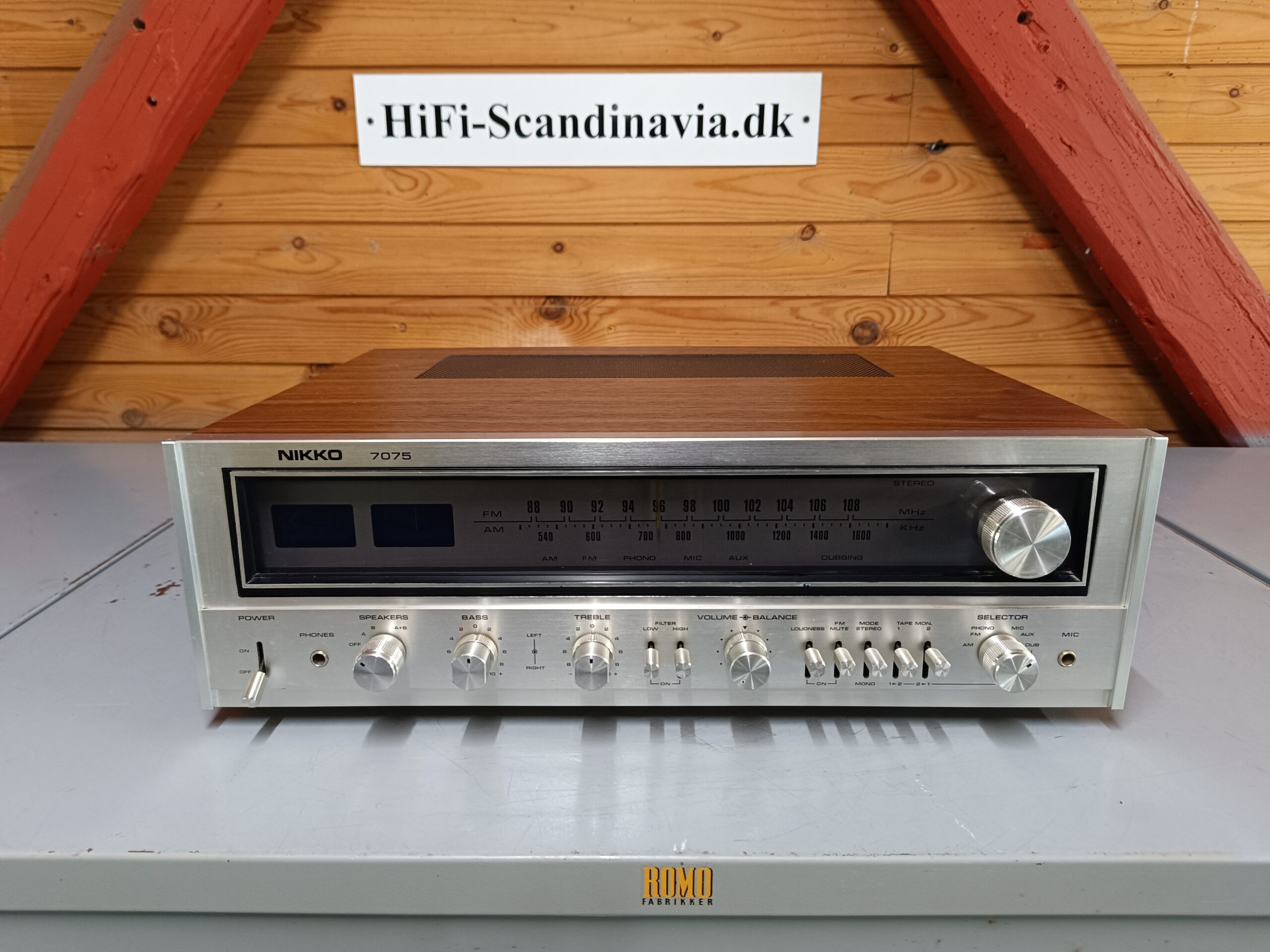 Nikko 7075 - Meget flot & velspillende vintage receiver - NYSERVICERET! - Billede 3