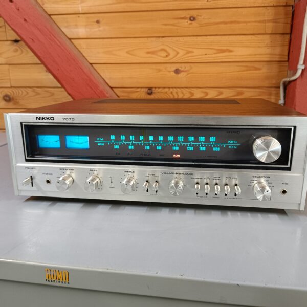 Nikko 7075 - Meget flot & velspillende vintage receiver - NYSERVICERET!