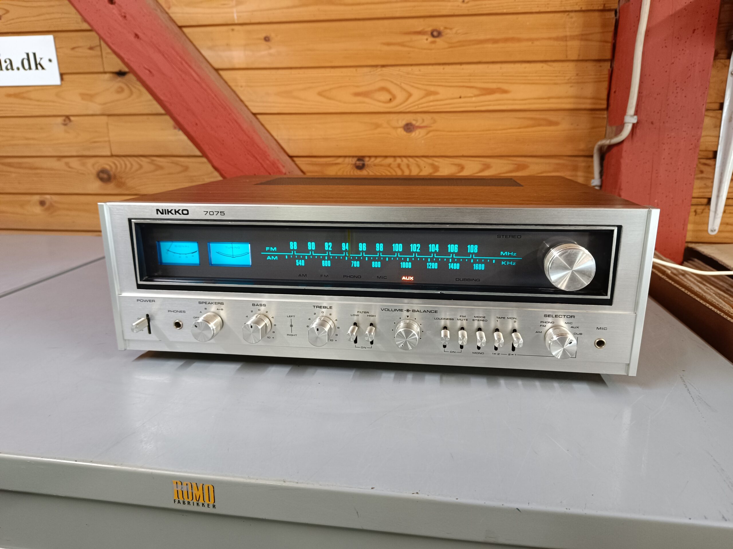 Nikko 7075 - Meget flot & velspillende vintage receiver - NYSERVICERET!