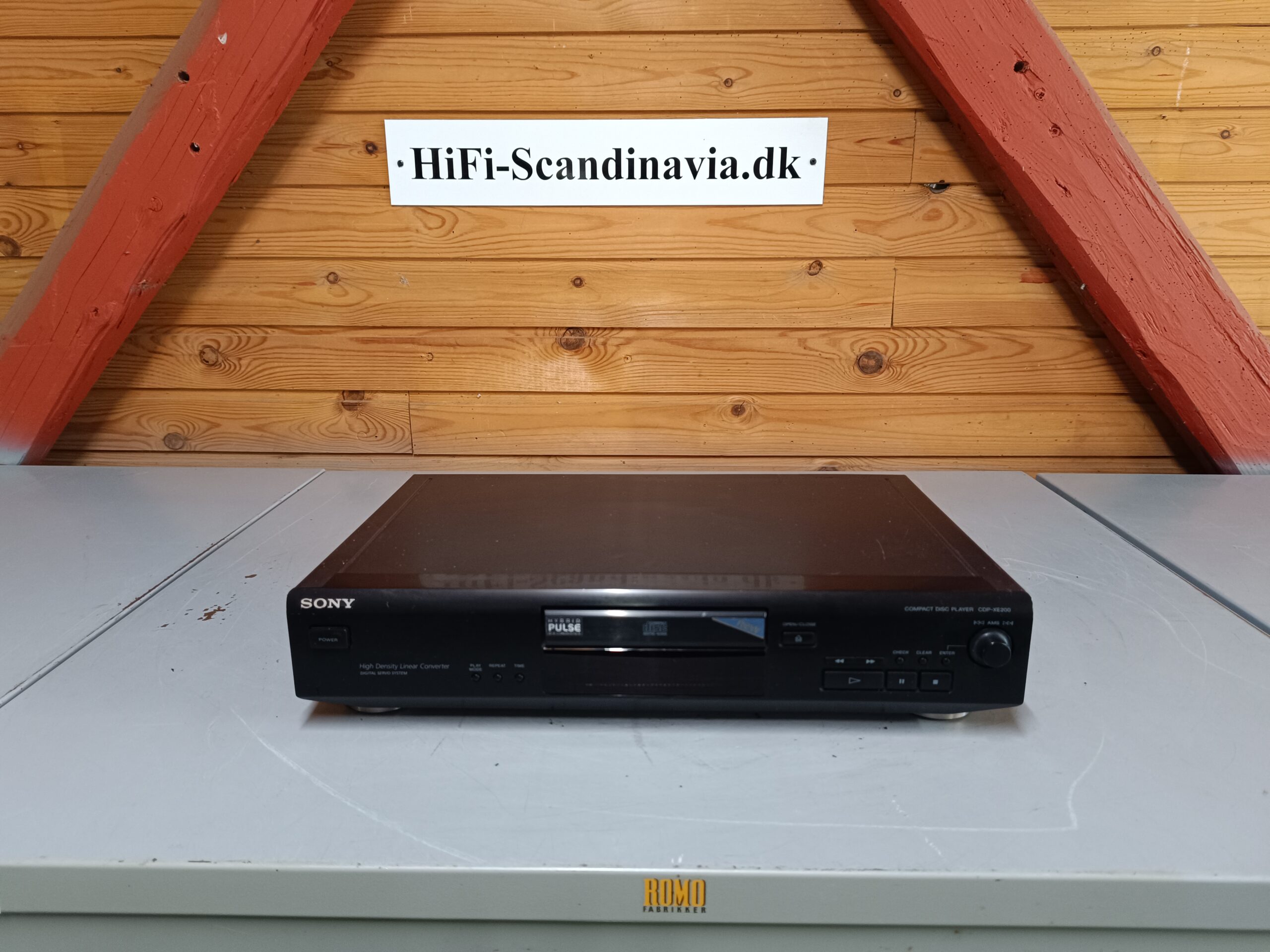 Sony CDP-XE200- Velfungerende cd-afspiller - SOLGT!