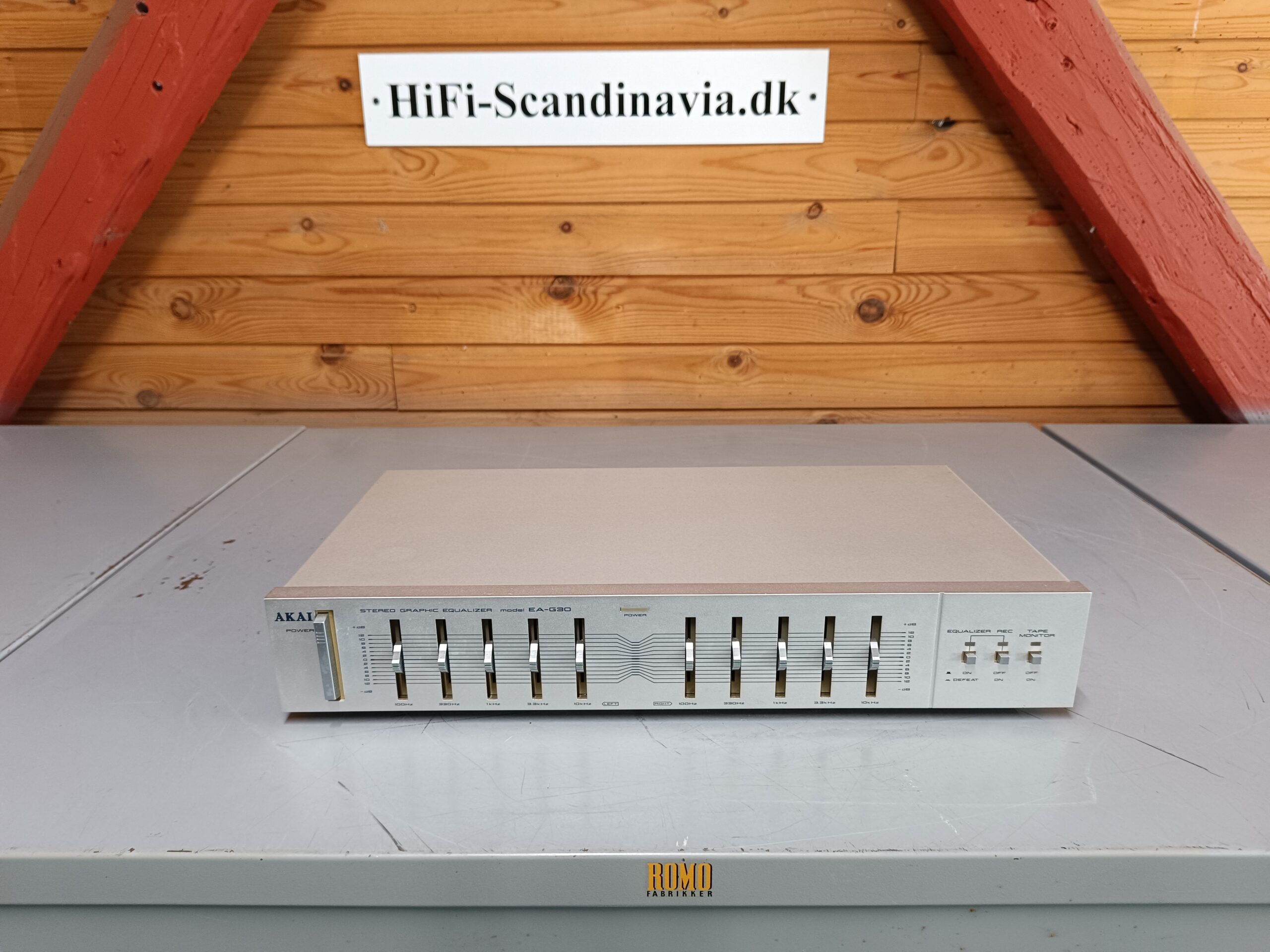 Akai EA-G30 - Vintage Stereo Graphic Equalizer - SJÆLDEN