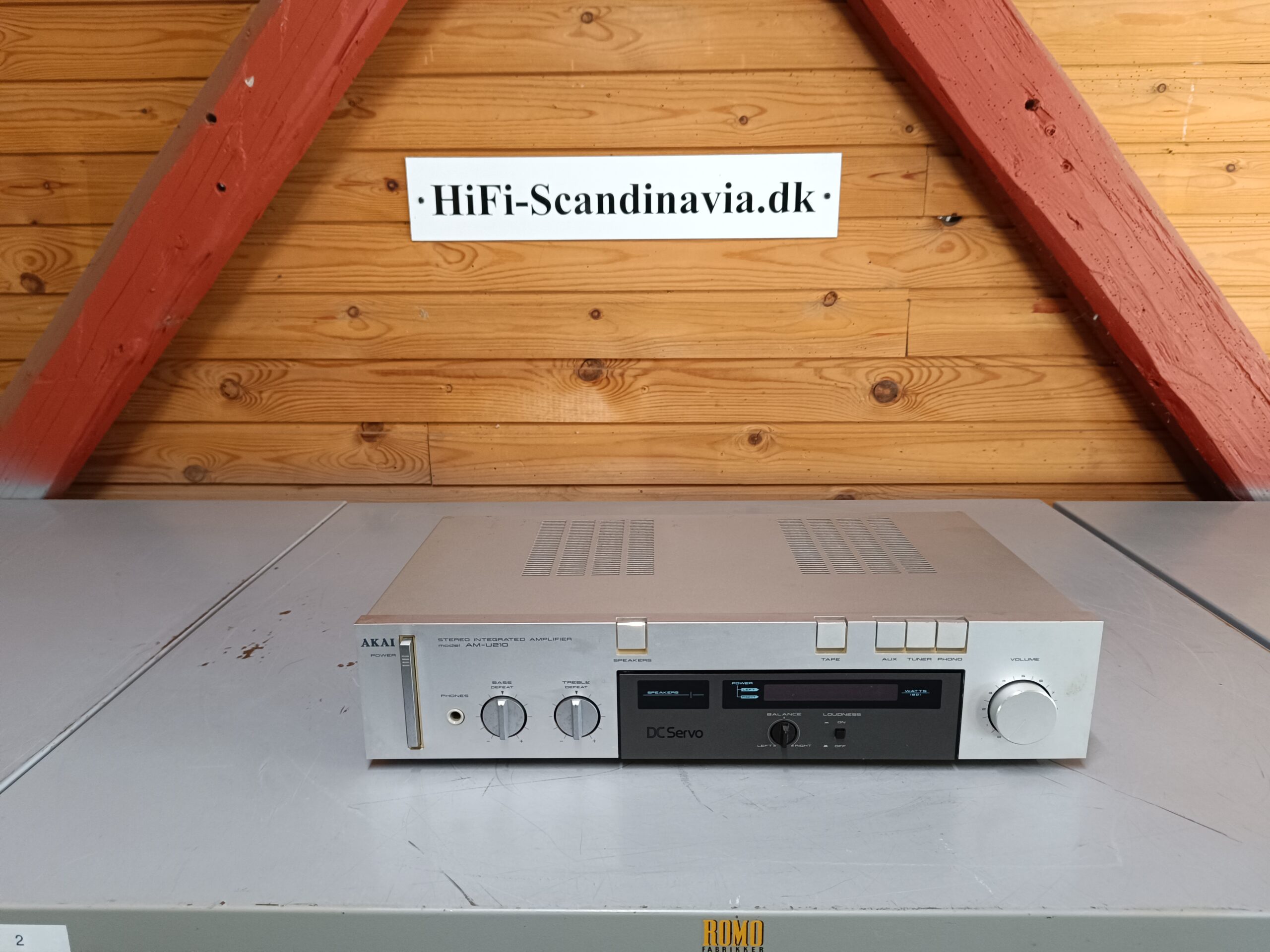 Akai AM-U210 – Integreret vintage forstærker - Til istandsættelse